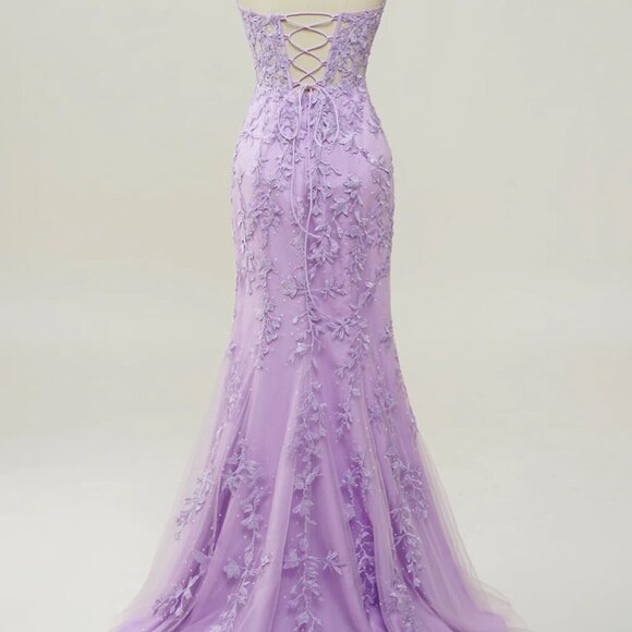 Romantic Lavender Lace Appliqué Mermaid Gown - Picture 4 of 6